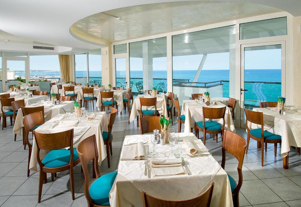 Hotel Majestic Gabicce Mare Exterior foto