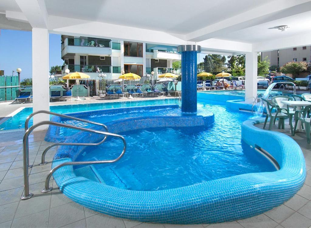 Hotel Majestic Gabicce Mare Exterior foto