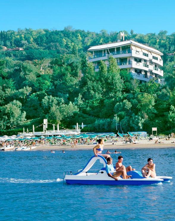 Hotel Majestic Gabicce Mare Exterior foto