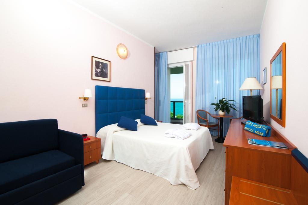 Hotel Majestic Gabicce Mare Exterior foto