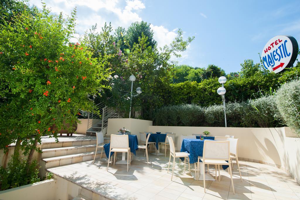 Hotel Majestic Gabicce Mare Exterior foto