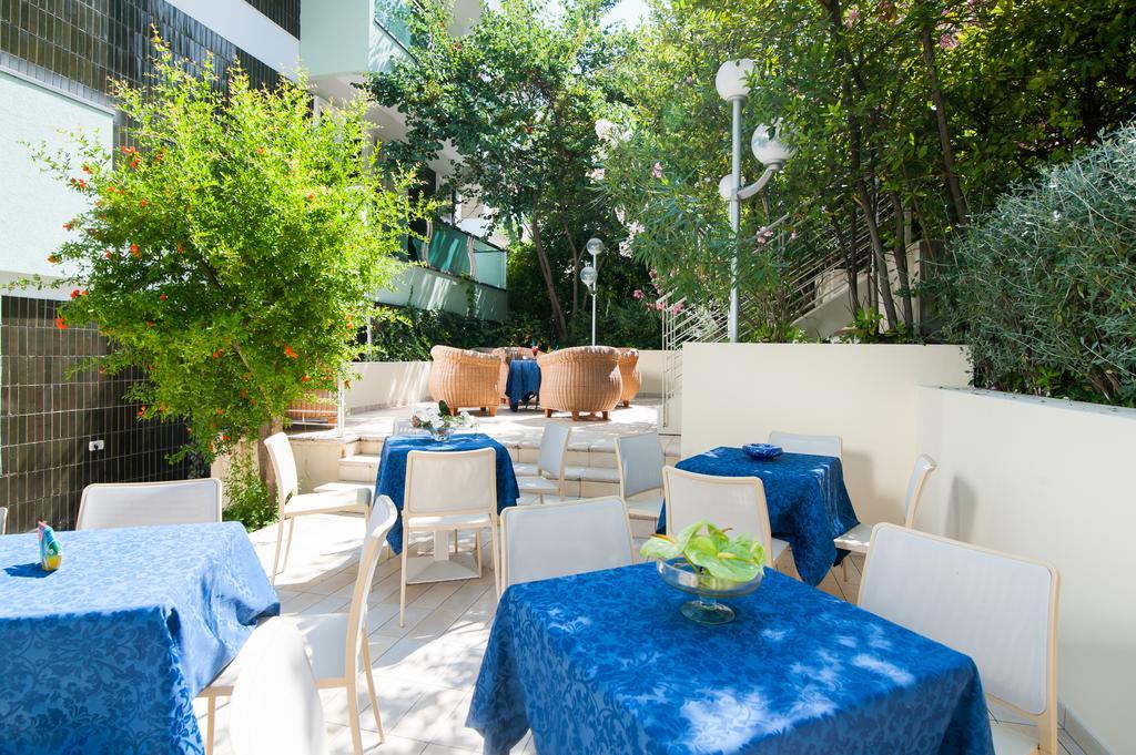 Hotel Majestic Gabicce Mare Exterior foto