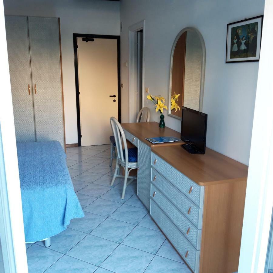 Hotel Majestic Gabicce Mare Quarto foto