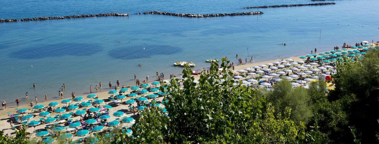 Hotel Majestic Gabicce Mare Exterior foto